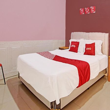 Oyo 91490 Hotel Rumah Kita Cirebon Buitenkant foto