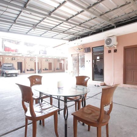 Oyo 91490 Hotel Rumah Kita Cirebon Buitenkant foto