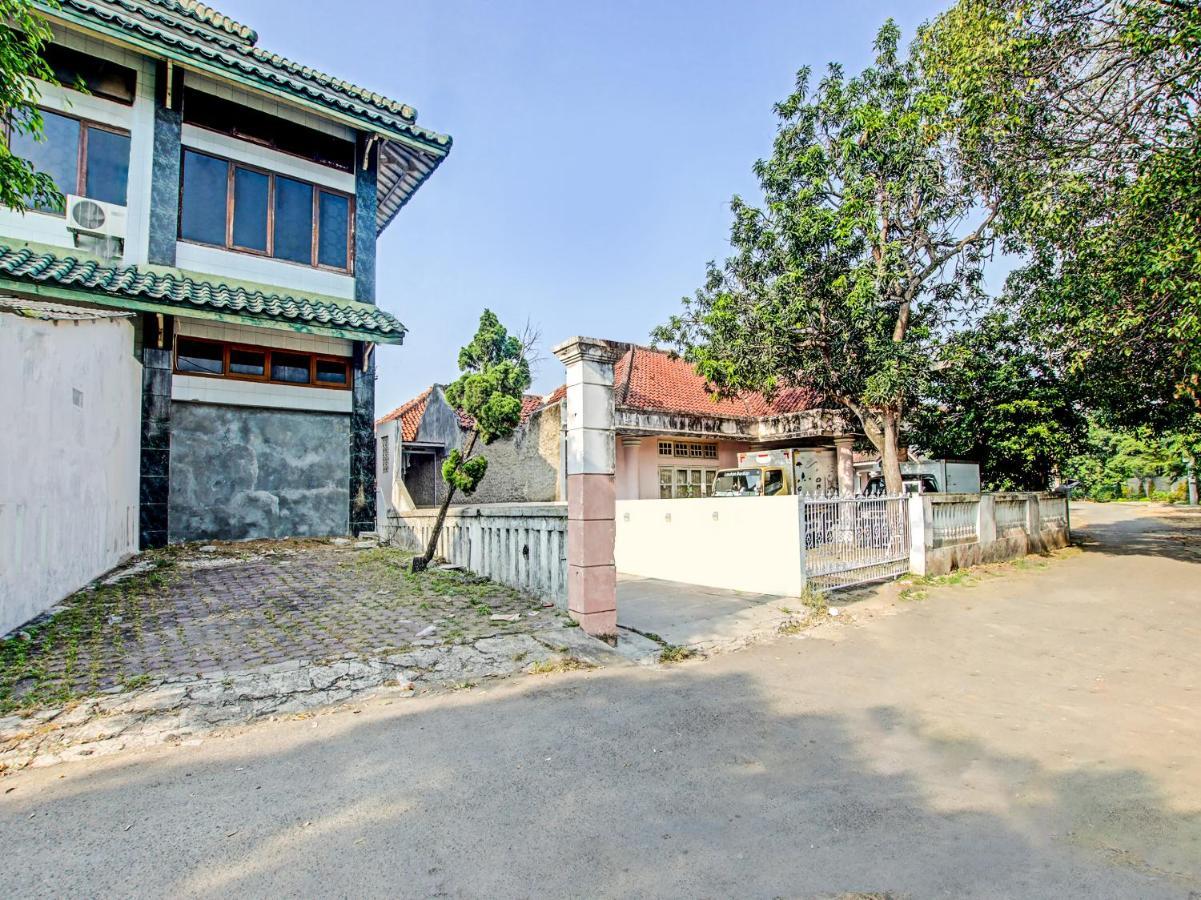 Oyo 91490 Hotel Rumah Kita Cirebon Buitenkant foto