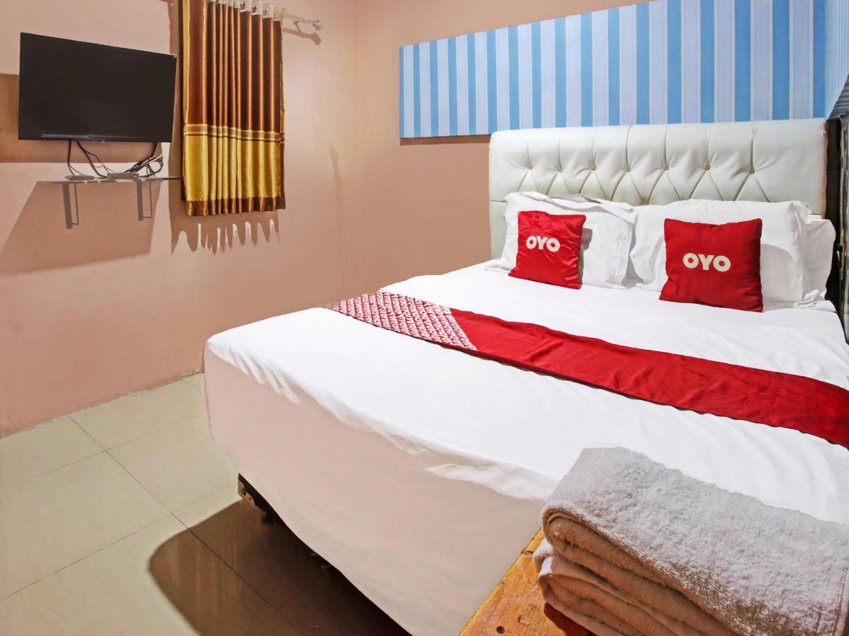 Oyo 91490 Hotel Rumah Kita Cirebon Buitenkant foto