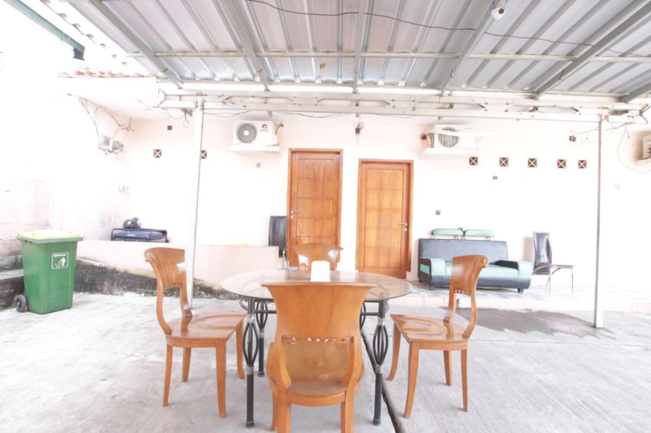 Oyo 91490 Hotel Rumah Kita Cirebon Buitenkant foto