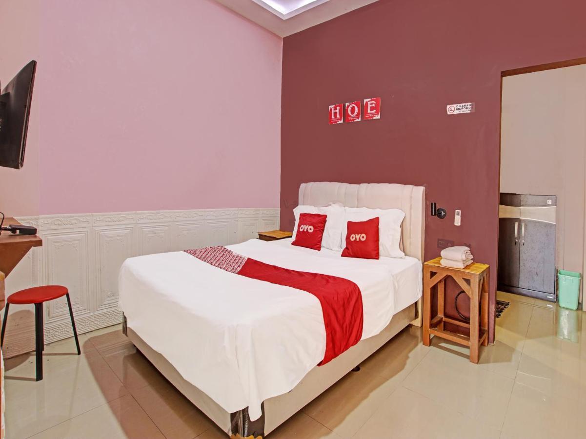 Oyo 91490 Hotel Rumah Kita Cirebon Buitenkant foto