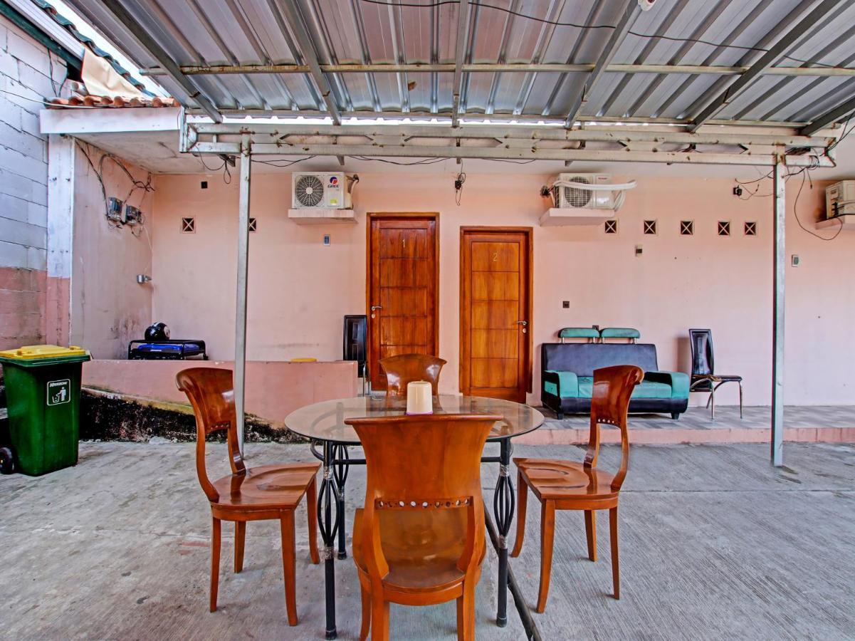 Oyo 91490 Hotel Rumah Kita Cirebon Buitenkant foto